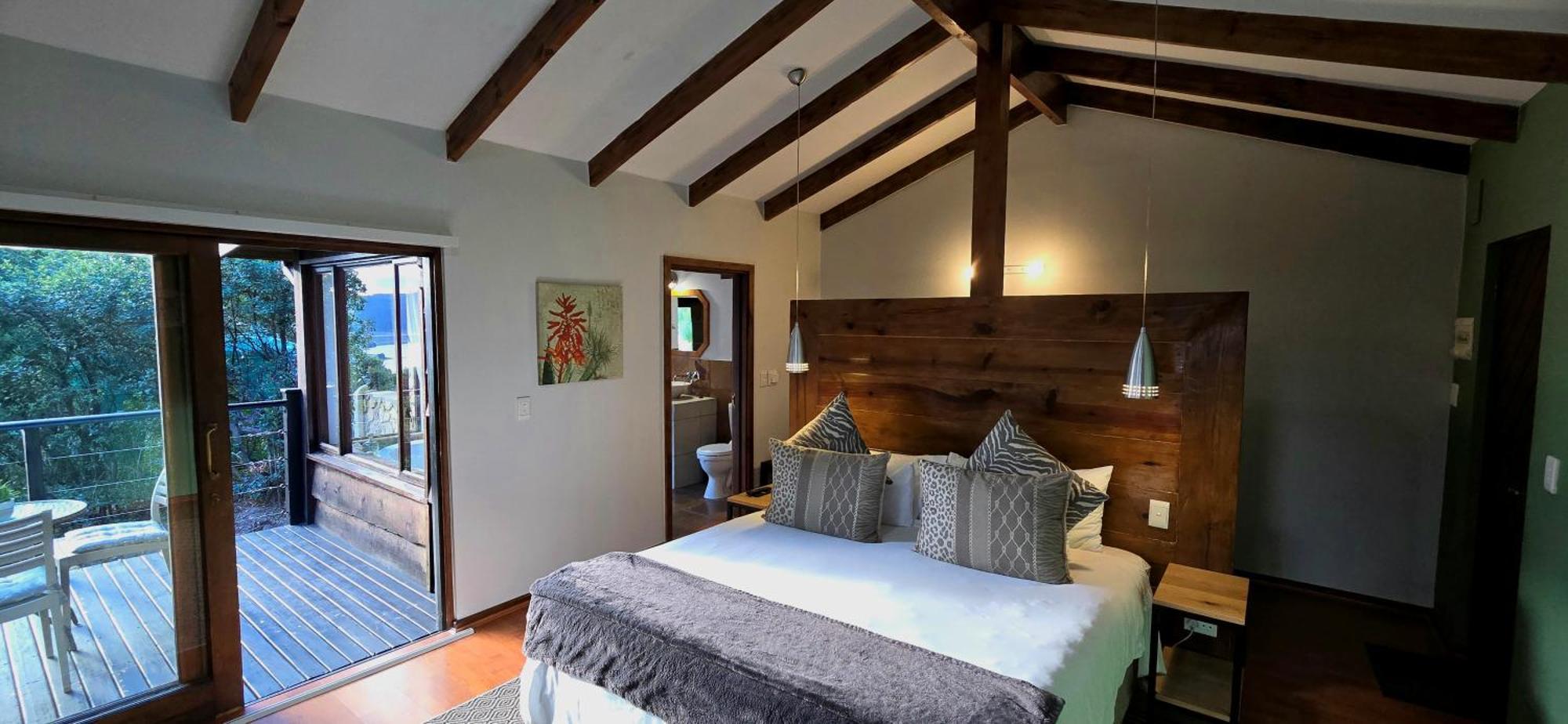 Elephant Hide Of Knysna Guest Lodge Exterior photo