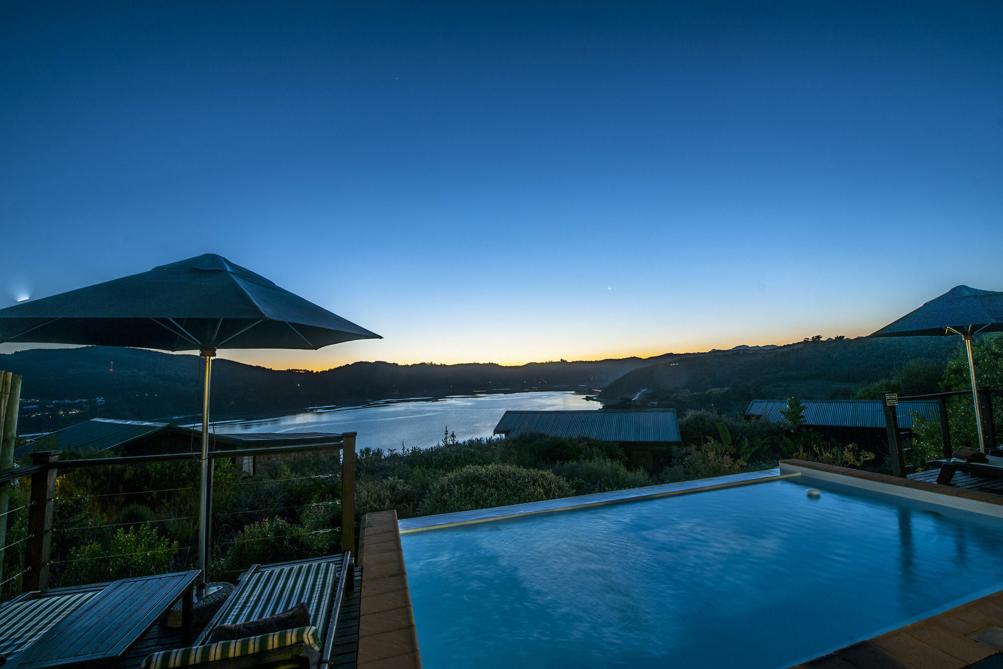Elephant Hide Of Knysna Guest Lodge Exterior photo