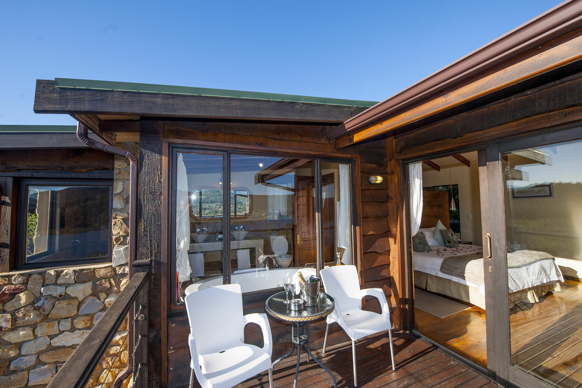 Elephant Hide Of Knysna Guest Lodge Exterior photo