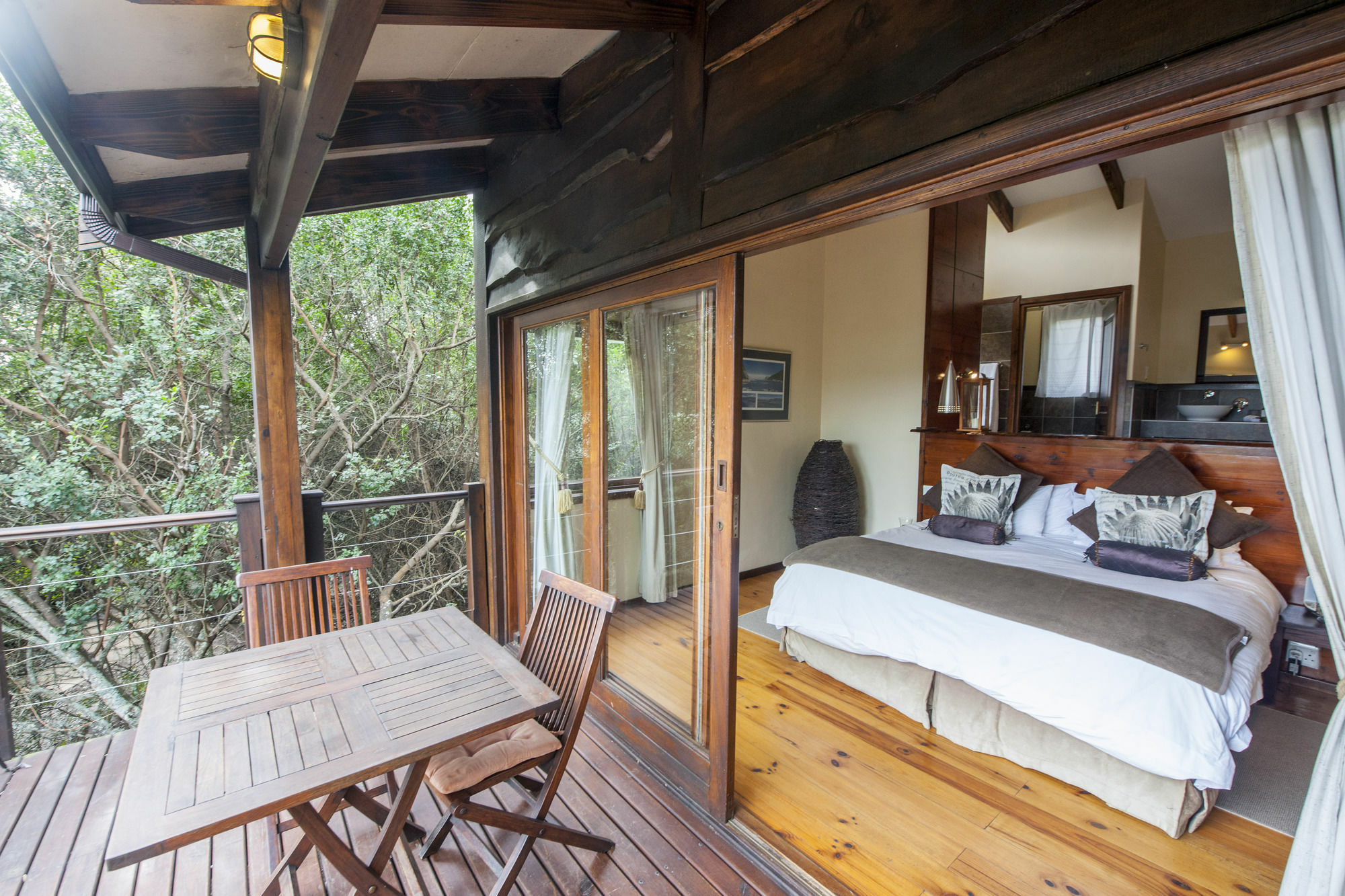 Elephant Hide Of Knysna Guest Lodge Exterior photo