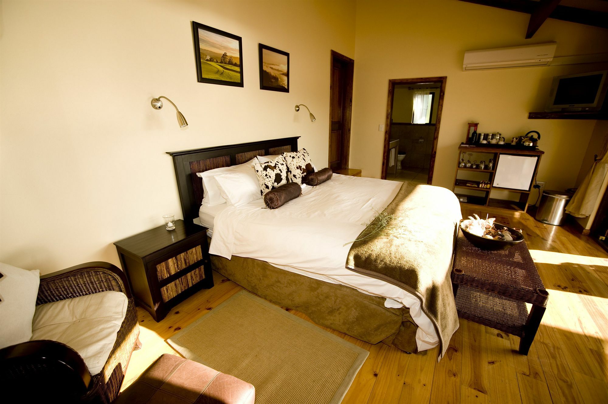 Elephant Hide Of Knysna Guest Lodge Exterior photo